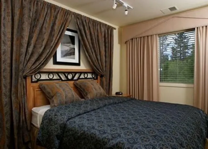Lodge At Kingsbury Crossing
